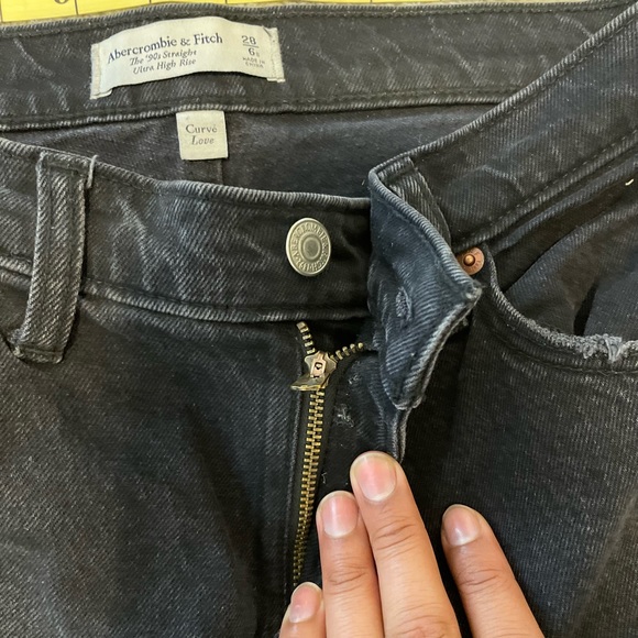 A&F Vintage Stretch Denim - Curve Love Ultra High Rise 90s Straight /size: 28/6S - Picture 8 of 9